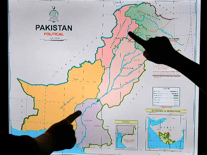  पाकिस्तानी प्रधानमंत्री इमरान खान ने जारी किया नया राजनीतिक नक्शा, भारत ने खारिज करते हुए कश्मीर दिखाने पर कहा पाक का दावा बेतुका