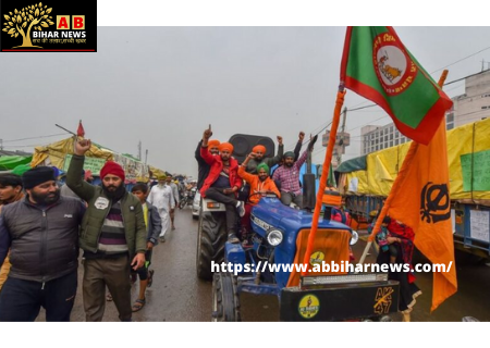  BREAKING : किसान का ट्रैक्टर मार्च शुरू, केएमपी एक्सप्रेस-वे जाम करने की तैयारी