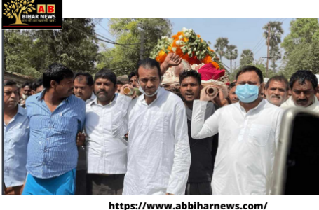 बंद में शामिल होने से पहले तेजस्वी यादव और तेज प्रताप यादव अपने चाचा महावीर राय के अंतिम संस्कार में शामिल हुए