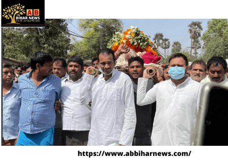  बंद में शामिल होने से पहले तेजस्वी यादव और तेज प्रताप यादव अपने चाचा महावीर राय के अंतिम संस्कार में शामिल हुए