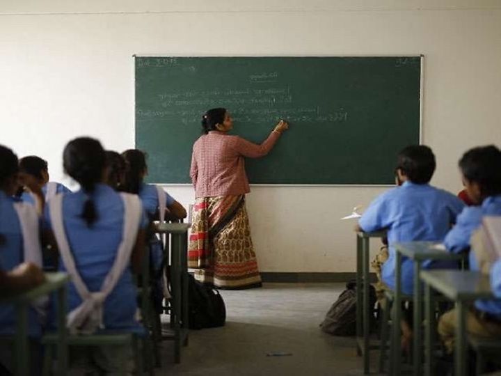  Bihar News: बांका में शिक्षकों को भारी पड़ी लापरवाही, अब कटेगा वेतन, जानें क्यों..?