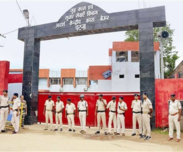  नीतीश सरकार का कसा शिकंजा, जेलों पर छापेमारी