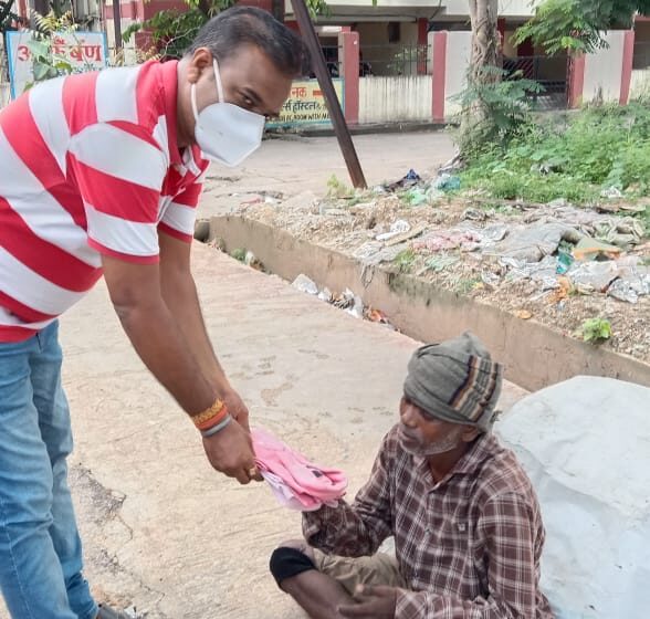  GKC छत्तीसगढ़ टीम द्वारा राजधानी में जरूरतमंद लोगों को किया गया वस्त्रों का वितरण