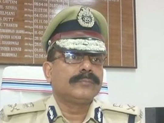  बिहार :चौकीदार और होमगार्ड को भेजकर पोस्टमार्टम कराने पर DGP एसके सिंघम नाराज,सभी जिलों के SSP समेत SP को लिखा पत्र