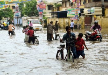  राजधानी पटना चंद घंटों के भारी बारिश से हुआ पानी – पानी, सड़क से लेकर आवास तक भरा पानी