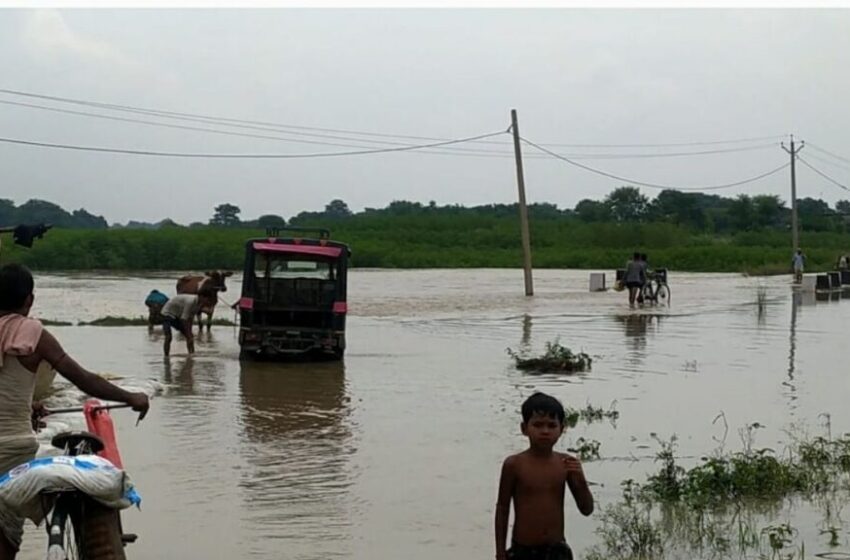  बिहार में बाढ़, पानी के दबाव के कारण पटना शहर पर बाढ़ का खतरा लगा मंडराने, कई जगहों पर रिसाव
