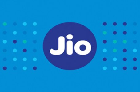 जानिए Jio का 399 रुपये का पोस्टपेड प्लान के बारे में, कॉलिंग और डेटा के अलावा कई सुविधाएं