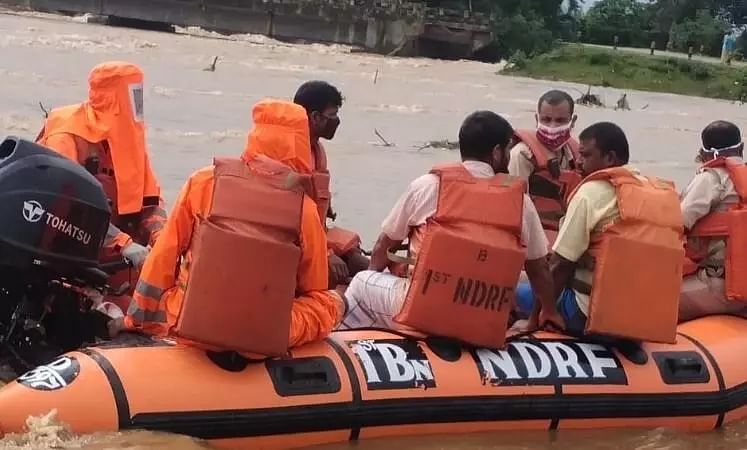  छठ घाट पर तैनात होगी NDRF, असिस्टेंट कमांडेंट ने झंडी दिखाकर किया रवाना