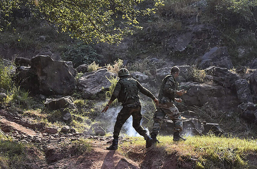  LoC के पार लगी आग भारतीय सेना की चौकियों तक पहुंची, बारूदी सुरंगों में हो रहे लगातार विस्फोट