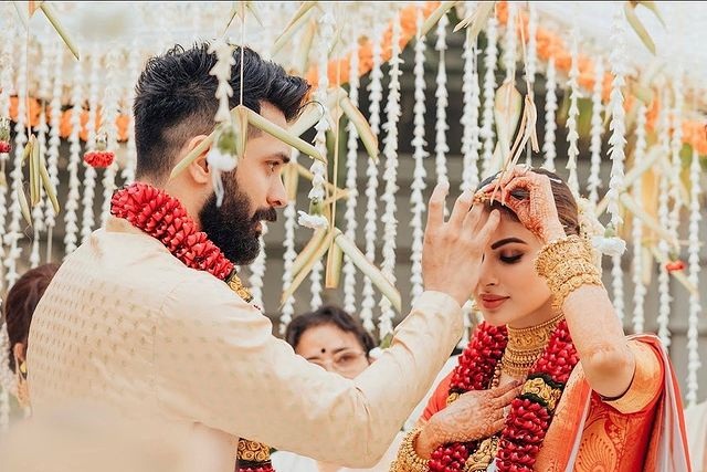  Mouni Roy Wedding : मौनी रॉय ने सोशल मीडिया पर शेयर की शादी का पहला वीडियो, तेजी से हो रहा वायरल