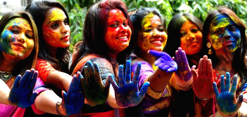  Happy Holi : रंगों का त्यौहार होली आज पूरे देश में धूमधाम से मनाया जा रहा, जानें इस त्यौहार के बारे में