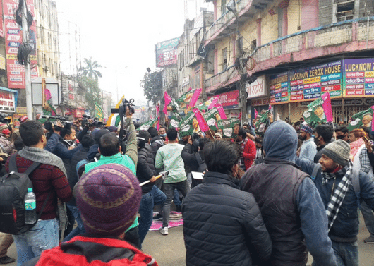  बिहार बंद के दौरान पटना में विभिन्न छात्र संगठनों के द्वारा पटना को बंद करा कर बंदी को सफल बनाया