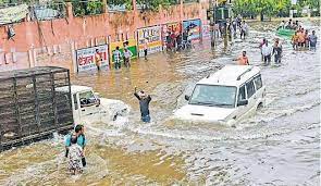  पटना : जलजमाव की शिकायत पर 15 मिनट में पहुंचेगी नगर निगम टीम, हेल्पलाइन  नंबर जारी