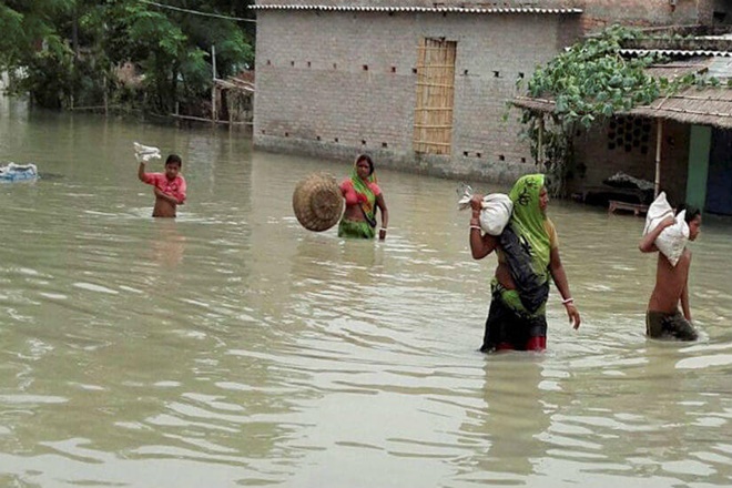  बिहार : अररिया में एक दर्जन से ज्यादा गांवों में घुसा बाढ़ का पानी, लोग परेशान