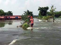  बिहार के मुजफ्फरपुर में बाढ़ का कहर शुरू,औराई, कटरा और मीनापुर में तबाही का आलम