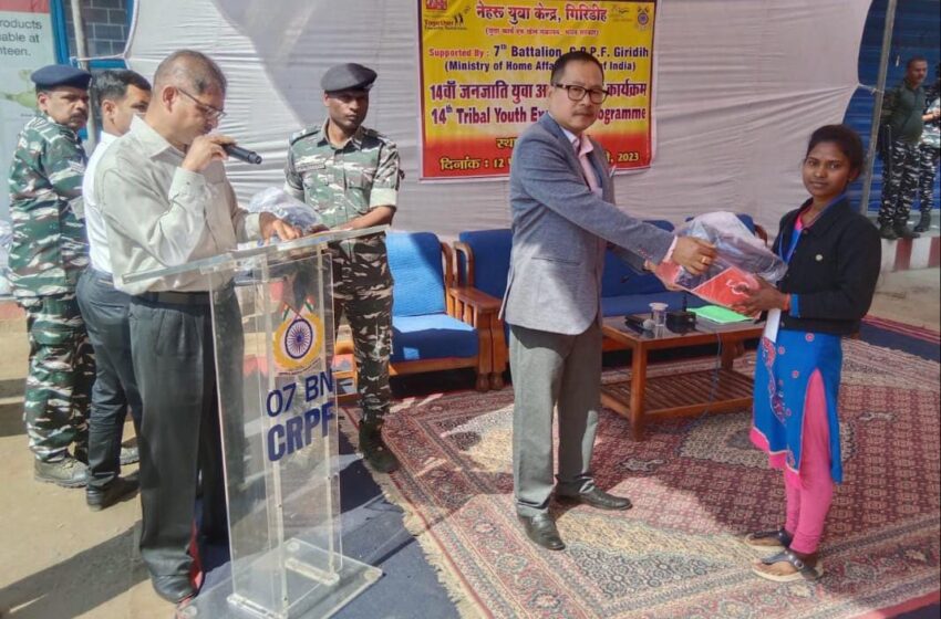  Crpf 7th बटा० मुख्यालय से 20 युवाओं को उड़ीसा भेजने को लेकर कमांडेंट ने दिखाई हरी झंडी