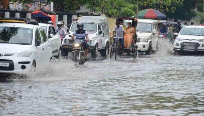  पटना में कुछ घंटों की बारिश में बहे पटना नगर निगम के वादे, लोग बोले CM नीतीश कुमार का विकास डूब गया