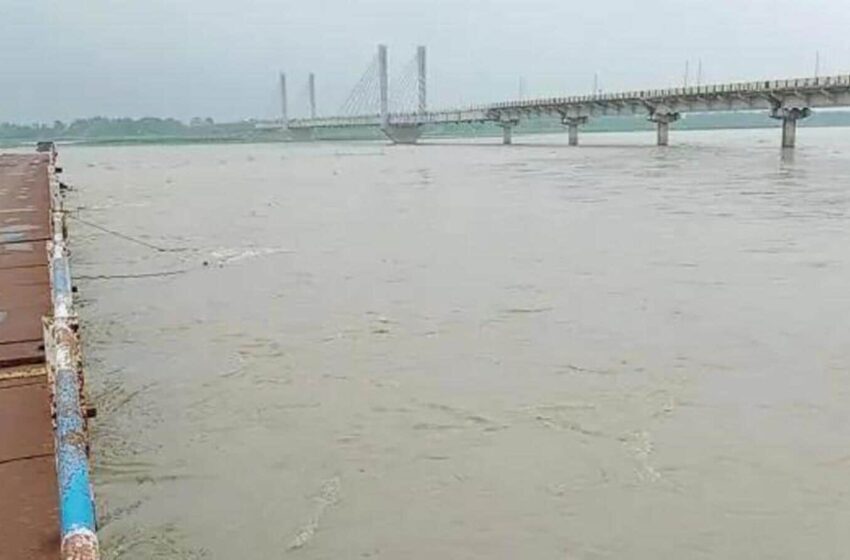  गंगा, कोसी और बागमती के जलस्तर में बढ़ोतरी, बेतिया में गंडक बराज से छोड़े गए पानी, कई गांव डूबे