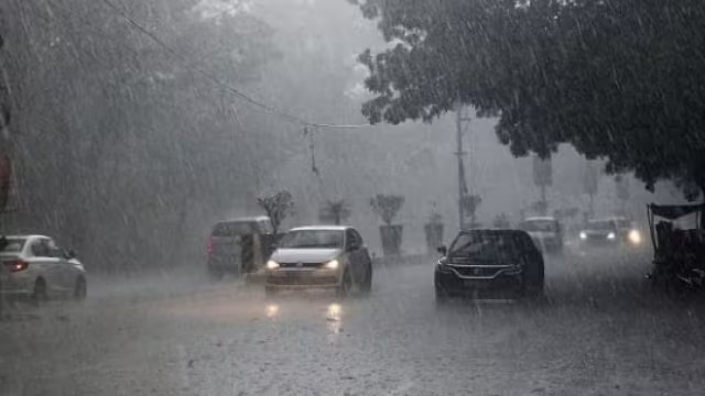  Bihar Weather:बिहार में पटना समेत  20 जिलों में बारिश का अलर्ट जारी,भारी बारिश के साथ बिजली गिरने की संभावना