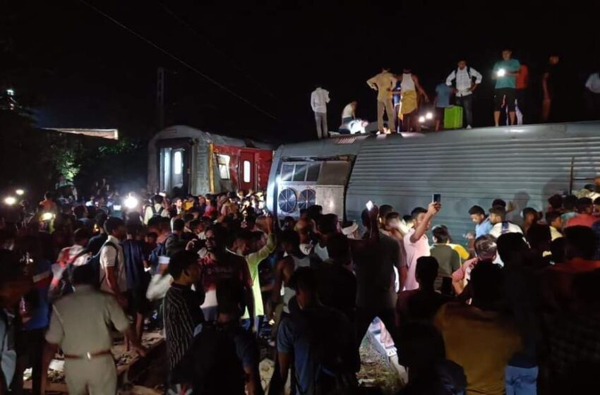  Breaking News: बिहार के बक्सर में बड़ा रेल हादसा, कामाख्या जा रही नॉर्थ ईस्ट एक्सप्रेस बेपटरी, 4 लोगों की मौत, कई घायल