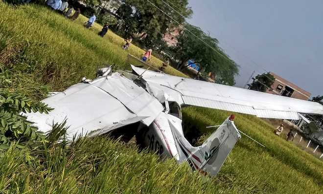  बोधगया में हादसा, अचानक एयरक्राफ्ट क्रैश होकर खेत में  गिरा, सवार थे दो पायलट