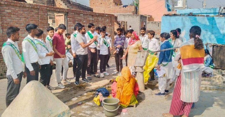  स्वयंसेवकों ने कौशल विकास सीखा, सोशल मीडिया के लाभ हानि पर हुई चर्चा