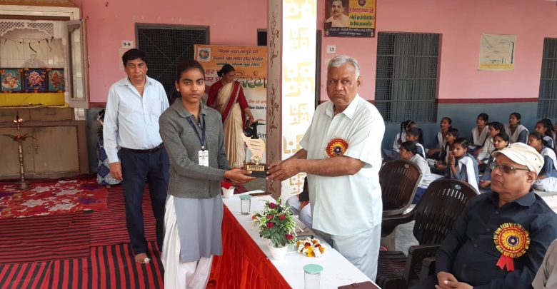  बी.डी.आर.डी.सरस्वती विद्या मंदिर इंटर कॉलेज में  वार्षिक परीक्षाफल वितरण समारोह का आयोजन