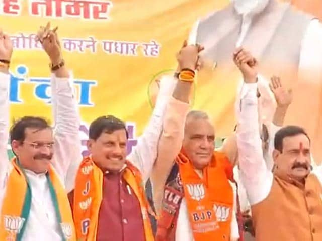  बिहार कांग्रेस को लगा बड़ा झटका, सत्यम के साथ कई नेताओं ने थामा BJP का दामन