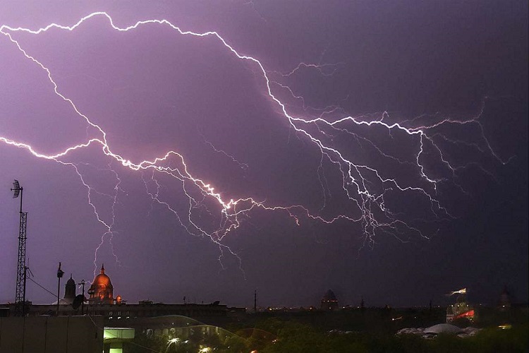  Bihar Weather: बिहार में वज्रपात का कहर जारी, एक दिन में आकाशीय बिजली से 18 लोगों की मौत