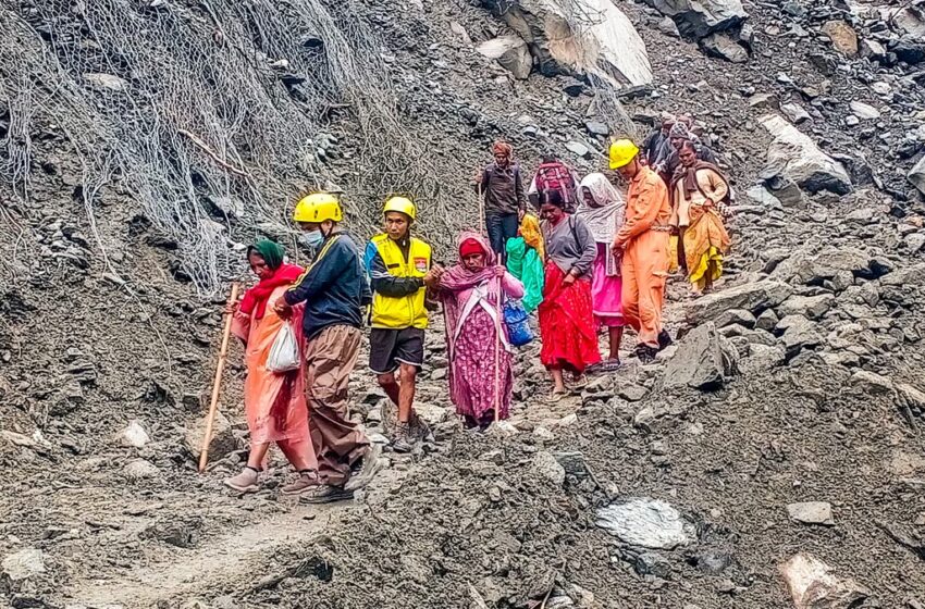  केदारनाथ हाईवे पर भूस्खलन से 5 लोगों की मौत, तीन लोग घायल, रेस्क्यू अभियान जारी